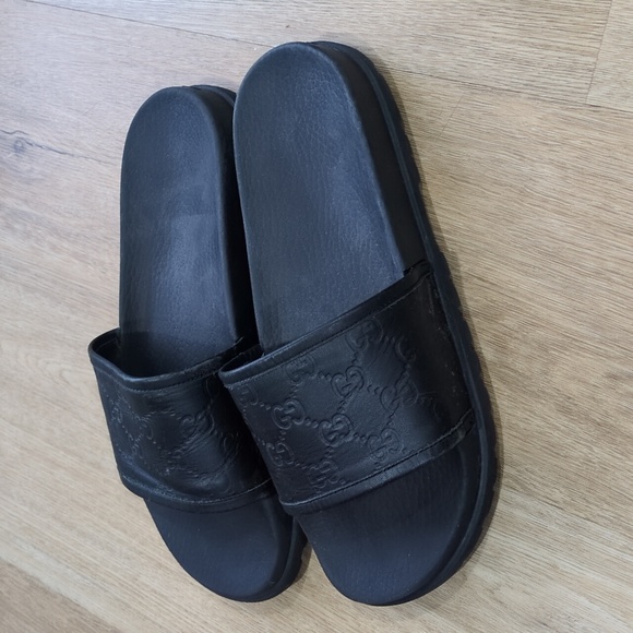 Gucci Guccissima Leather Slide 'Black' Sandals - Picture 3 of 7